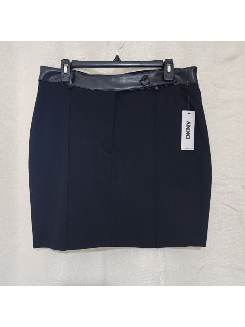 DKNY Women's Mini Skirt Faux Leather Trim Front Zip Lined Black Size 14 NWT
